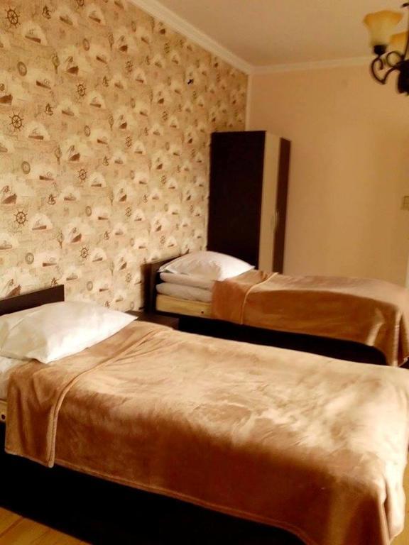 Red Stone Guest House Kazbegi Phòng bức ảnh