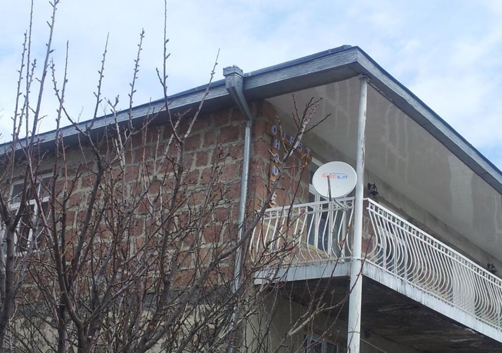 Red Stone Guest House Kazbegi Ngoại thất bức ảnh