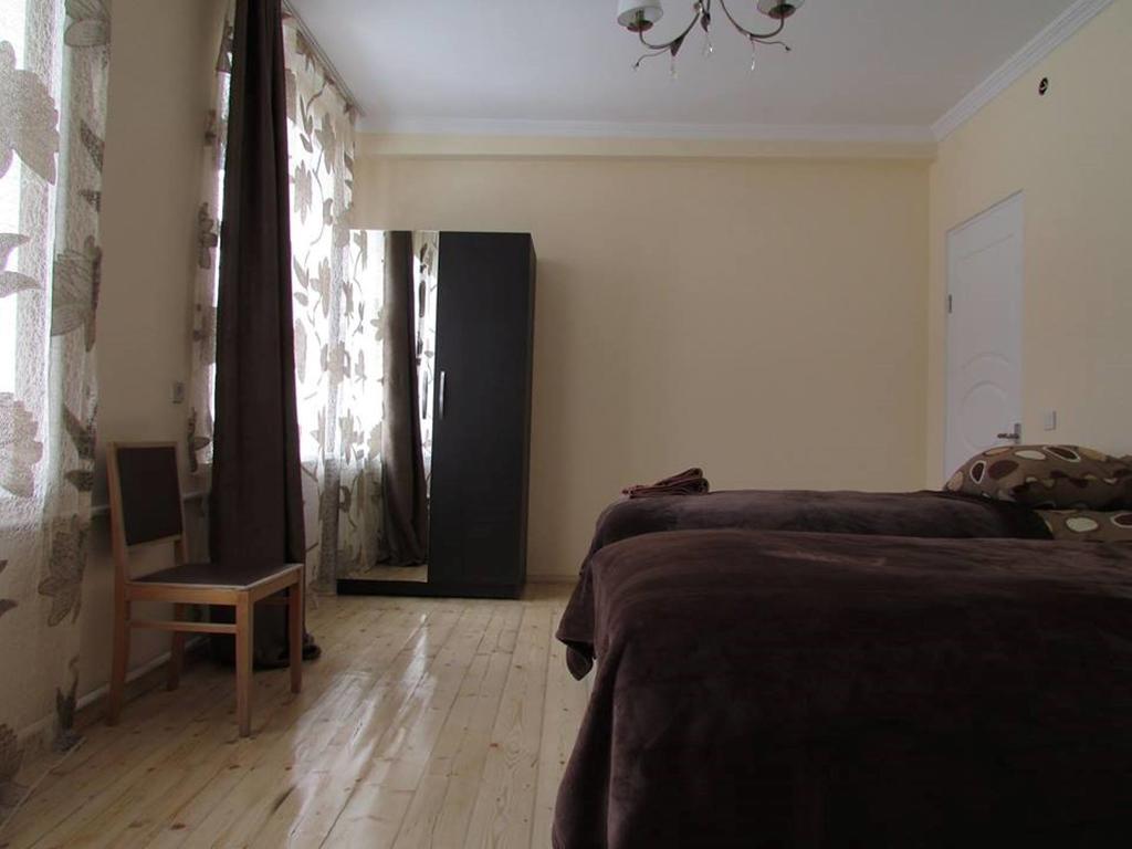 Red Stone Guest House Kazbegi Phòng bức ảnh
