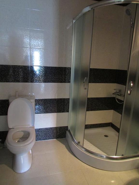 Red Stone Guest House Kazbegi Phòng bức ảnh