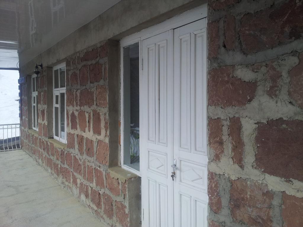 Red Stone Guest House Kazbegi Phòng bức ảnh