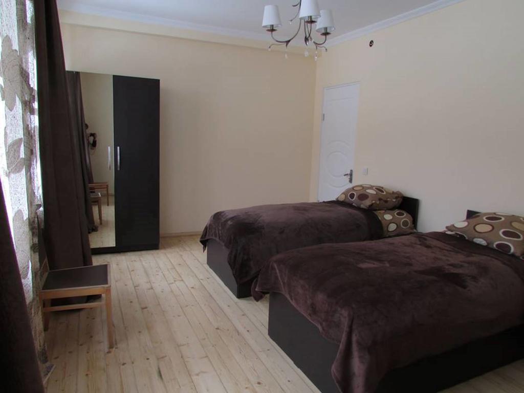 Red Stone Guest House Kazbegi Phòng bức ảnh