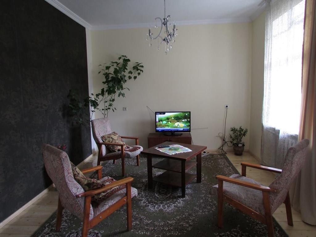 Red Stone Guest House Kazbegi Phòng bức ảnh