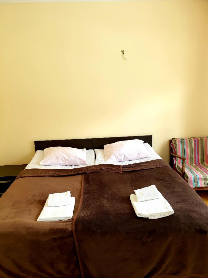 Red Stone Guest House Kazbegi Ngoại thất bức ảnh