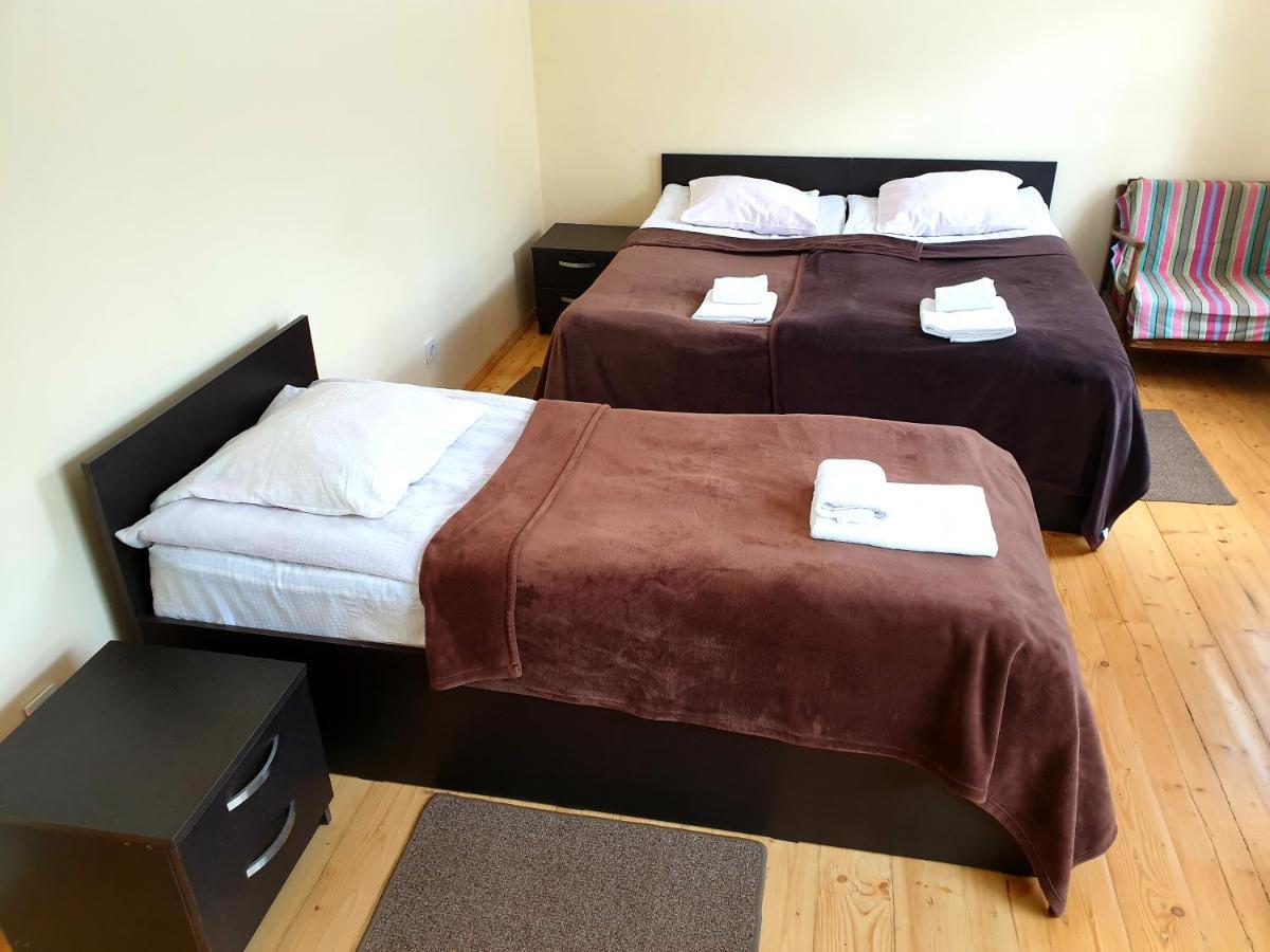 Red Stone Guest House Kazbegi Ngoại thất bức ảnh